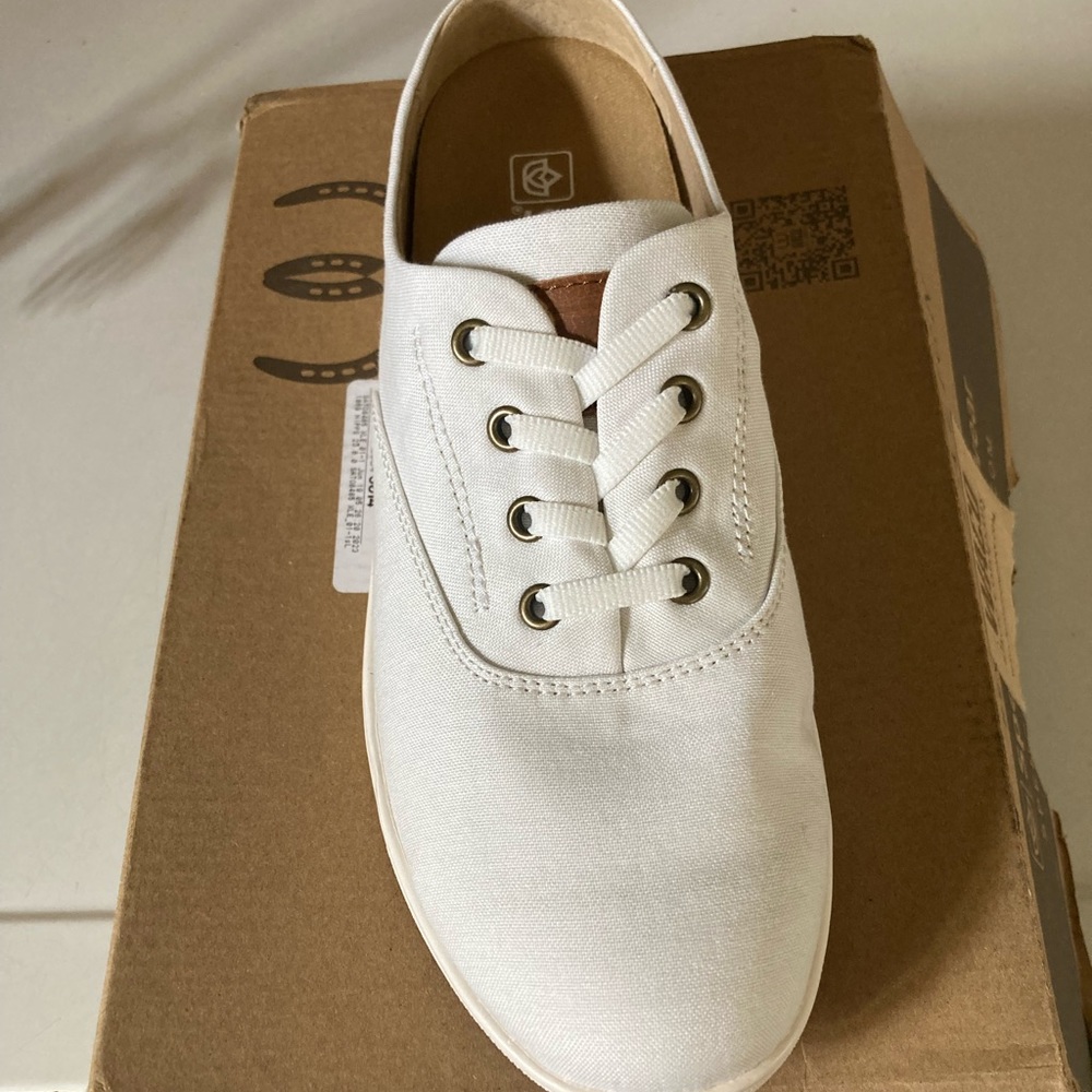 Brand new khloe kick canvas women’s slip on shoes